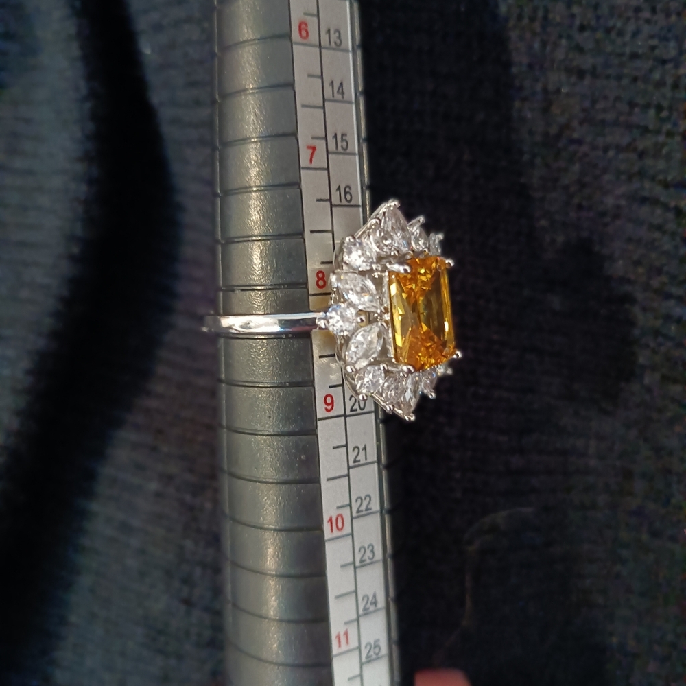 Elegant Yellow Gemstone Ring with Silver Accents - Picture 3 of 3